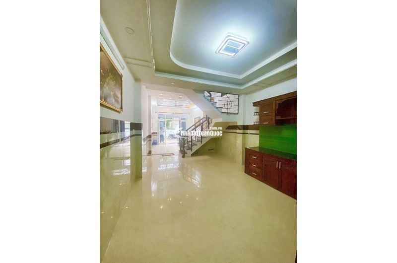 Bán nhà 64m², 4PN, 4WC, 3 tầng, Q.9, 7,05  tỷ, sổ hồng